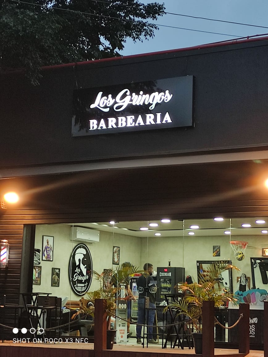 Fachadas e Letreiros